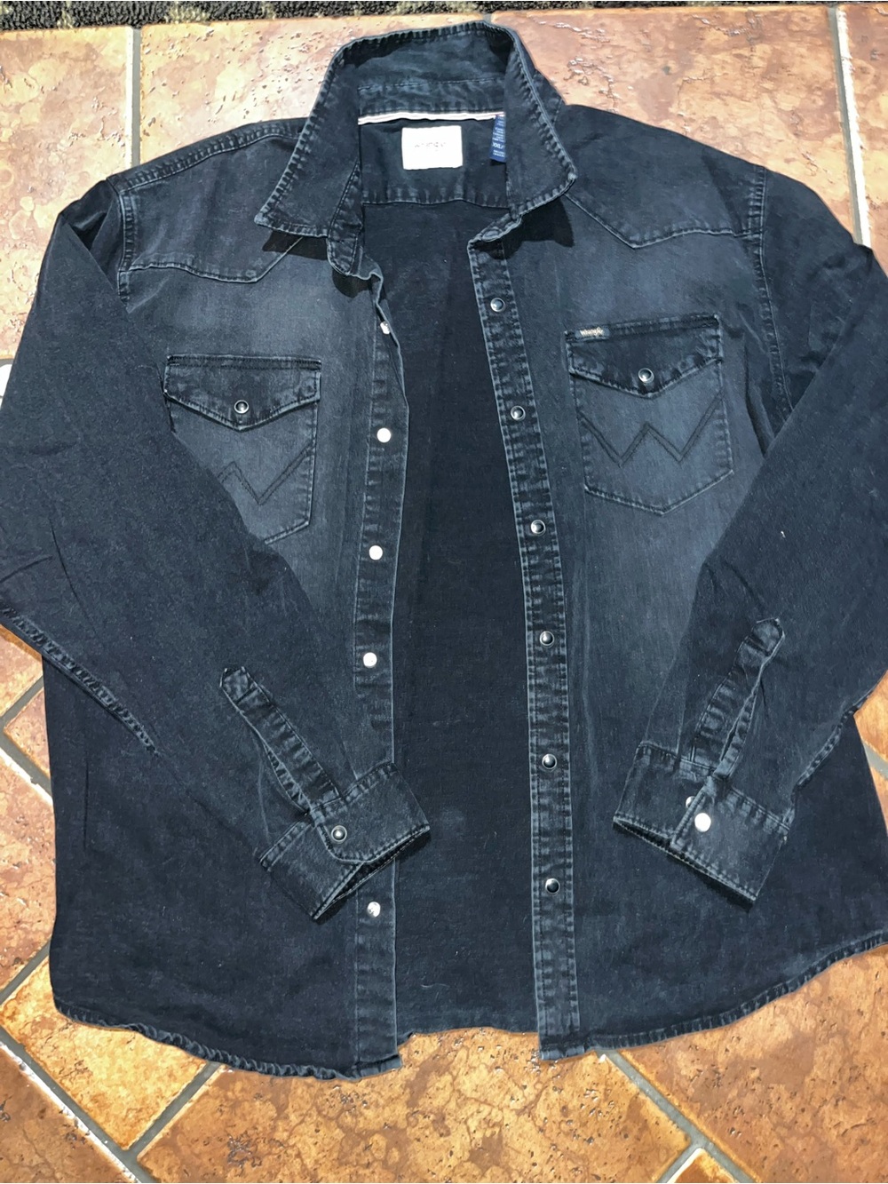 Wrangler Men's Black Denim Western Button-Down Shirt